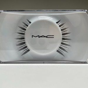 MAC False Lashes in #7